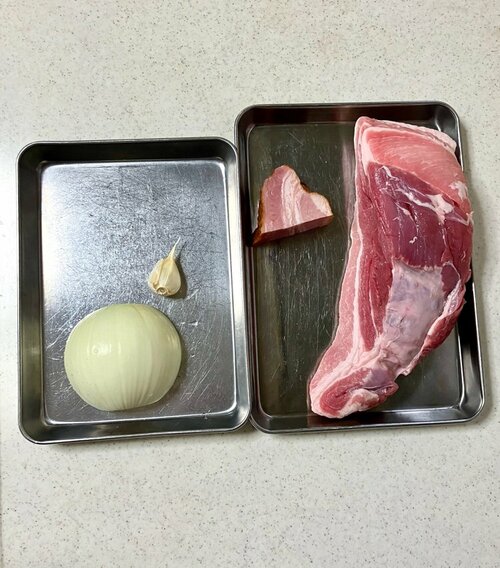 【自宅でおつまみ】ワインと相性抜群！豚肉を煮込んでほぐす「リエット」簡単レシピ