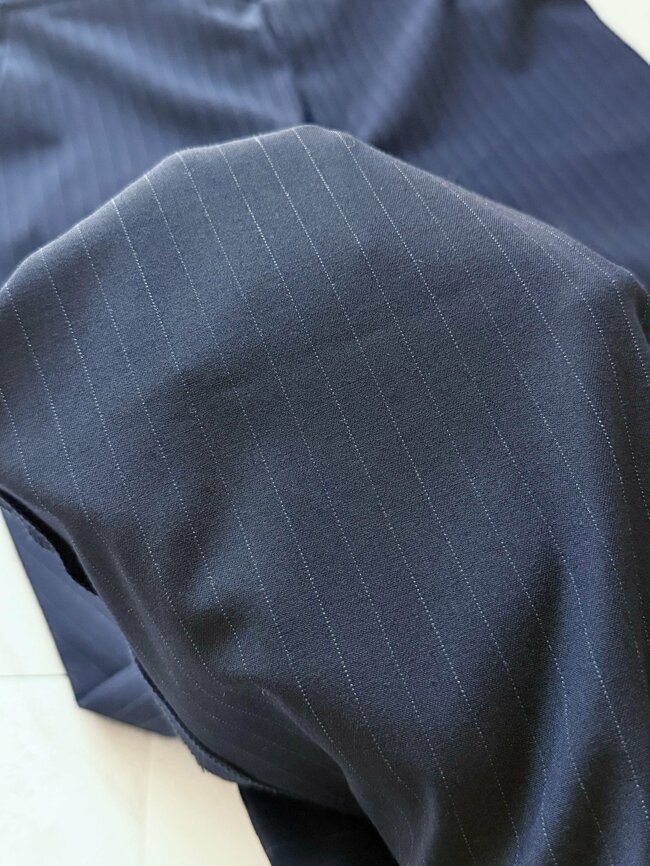 「とにかく動きやすい」ユニクロの“着痩せパンツ”に絶賛の声「汗をかいてもサラサラ」「本当にキレイなシルエット」《購入レビュー》