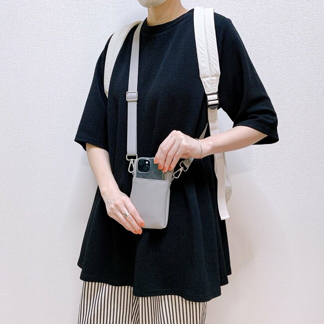 診察券やカードが70枚も入った!無印良品の“万能すぎるポーチ”お財布代わりにも使えて優秀!「お出かけに必須」「買って良かった」「色違いで2点購入しました」【購入レビュー】