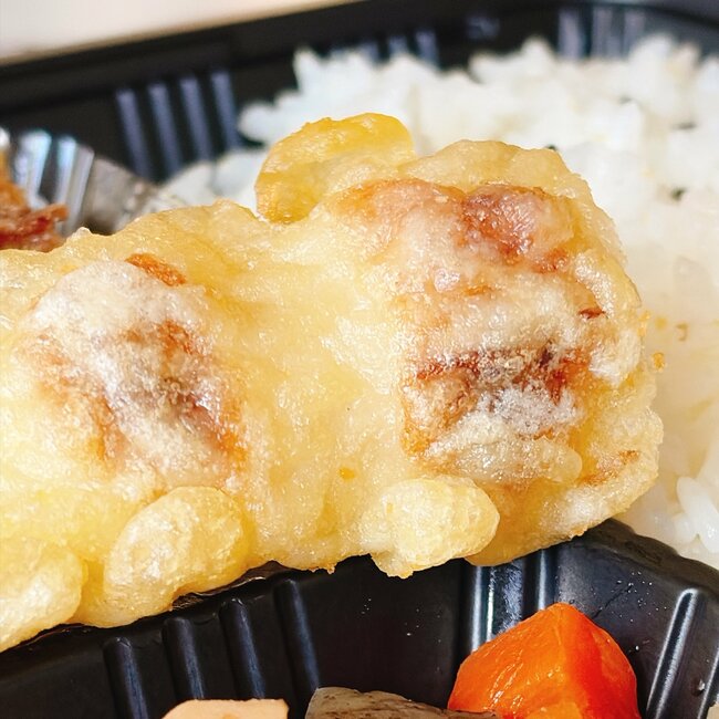 おかずギュウギュウで驚いた!ほっともっとの“よくばり弁当”好きなものだらけで嬉しい!「具沢山でめちゃウマ」「こんなのがいいんです」「おかずがいっぱいで最高にうまうま」《実食レビュー》