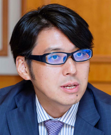 大塚篤司氏