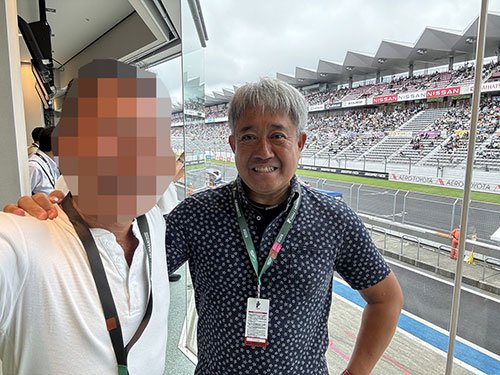 ラウンジで懐かしい顔にも会いました。元ホンダの山本雅史さん。レースに来るといろんな人に会えるから良いですね　Photo by F.Y.