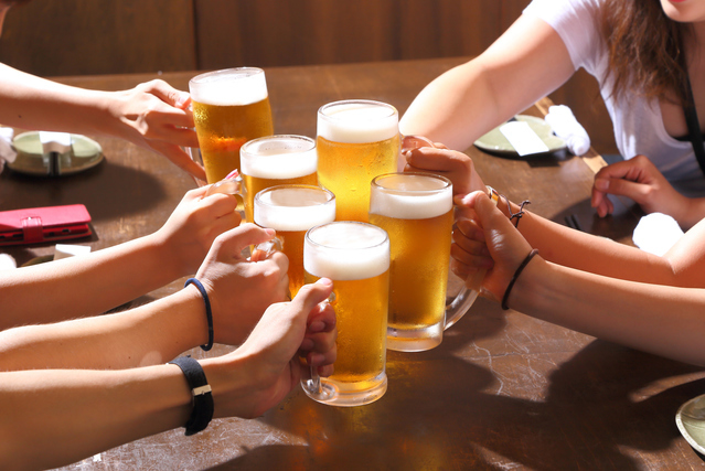 なぜ人は同窓会に行くと会社を辞めたくなるのか