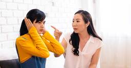 親と距離を置こうと決意した時に感じる、罪悪感の正体とは？