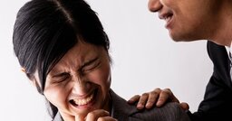 【要注意】職場の人間関係を一瞬で“崩壊”させるひと言・ワースト3