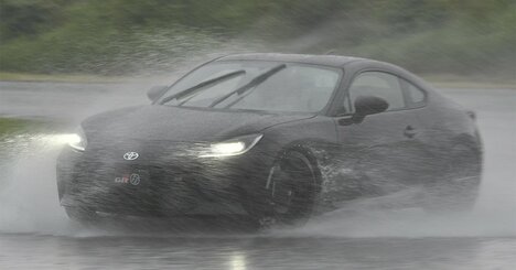 ゲリラ豪雨のサーキット走行で分かったトヨタ「GR 86」とスバル「BRZ」の違い