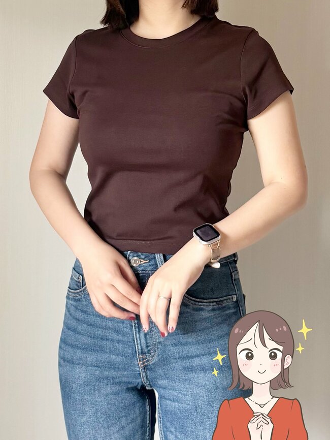 「色違いで3枚持ってます」「去年に引き続きリピート」ユニクロの“レビュー絶賛Tシャツ”デザインも着心地もバツグンです！「脚が長く見えます」「着痩せして見えました」《着用レビュー》