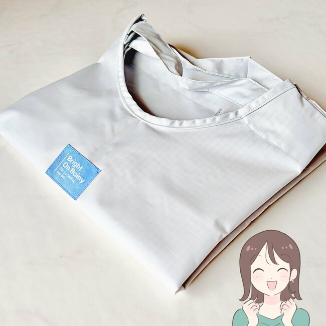 「荷物を濡らさずに済む」「雨の日助かります」3COINSの“天才レイングッズ”外出がラクになって嬉しい!「梅雨時に大活躍の予感です」