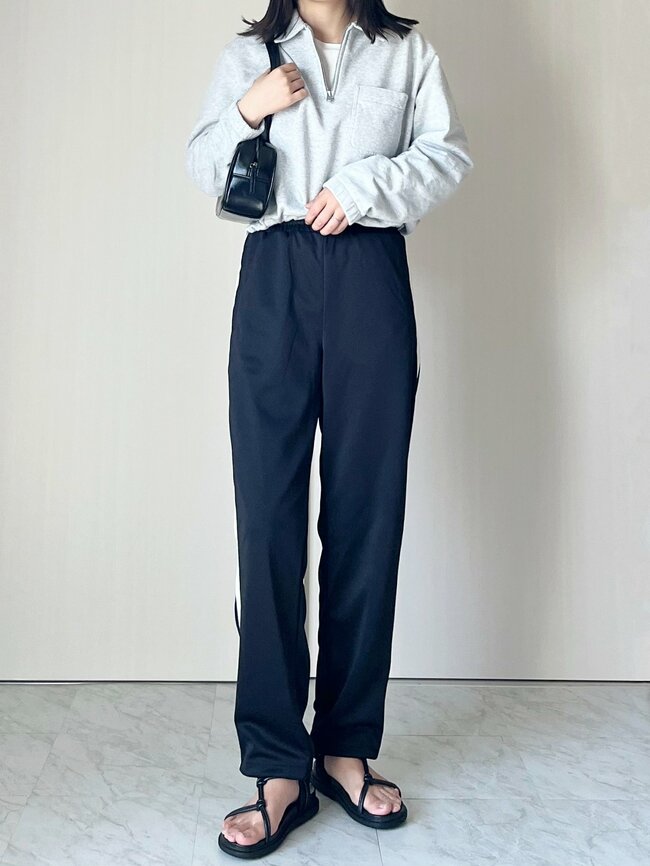 「形がかわいくて好き」ユニクロ×JWAの“楽ちんトップス”たっぷり着回せてコスパ抜群です！「シルエット最高」「大活躍まちがいなし！」