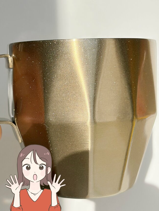 「かわいくて一目惚れ」スターバックスの“きらきら輝くマグカップ”使うたびに幸福感で満たされる～！「たっぷりサイズで形も素敵！」「マグカップだけど飾っておきたい」