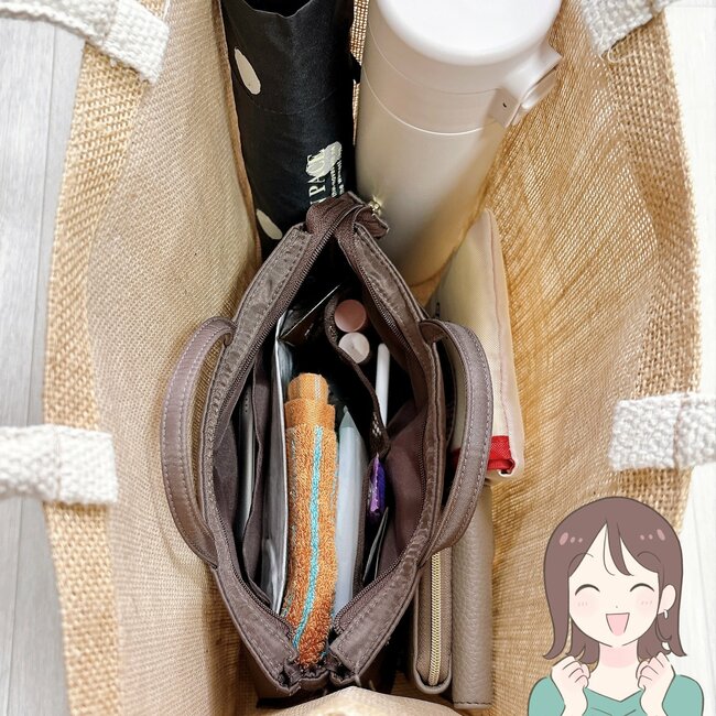 お薬手帳や内服薬がまるっと入った！アフタヌーンティーの「ポケットたくさんバッグ」マチの大きさを変えられて便利！《購入レビュー》
