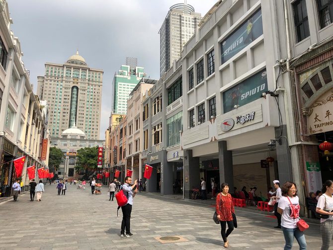 中国では店舗の営業許可など、ビジネスの「グレーゾーン」への締め付けが強化されつつある