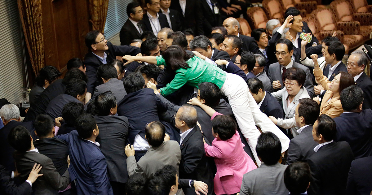 ついに安保法案成立！ 参院審議の混沌が示した「政治の限界」（上）