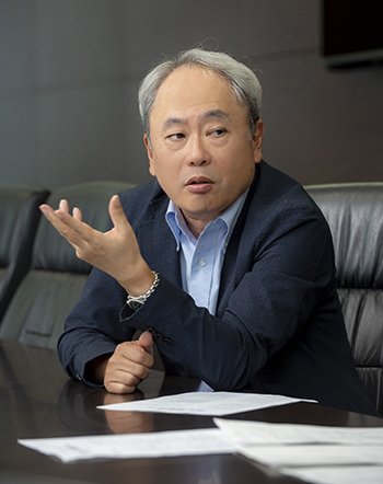 田原総一朗と冨山和彦が対談!封建的な「L型企業」のデジタル化、どこから手をつけるべきか?