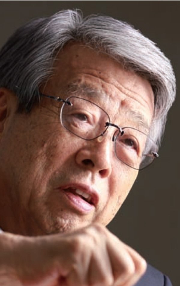 牛尾治朗 ウシオ電機会長
