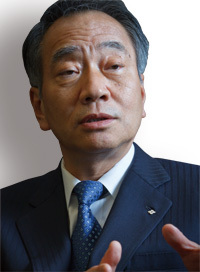 三井住友トラスト・ホールディングス会長 常陰 均<br />人材育成の積極化で目指す<br />専業信託、独自の価値提供