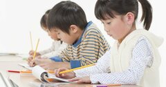 子ども4人全員を東大理三に入れた母親が教える「公文式で国語と算数だけ続けさせたワケ」