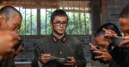 アンパンマン誕生のきっかけ「空腹」エピソードに突入、やなせたかしが笑う中国人に感心した意外なワケとは【あんぱん第57回レビュー】