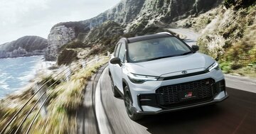 トヨタがカローラクロスに採用した「日本初」の超画期的な機能とは？新ブームの予感！