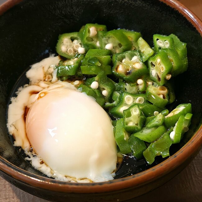 こりゃ毎朝通いたくなるよ…!すき家の「よくばりモーニング」おかず盛りだくさんで嬉しすぎる!