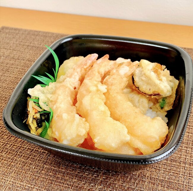 贅沢感やばいって…！ほっともっとの“天ぷらギュウギュウ丼”想像以上のボリュームでした！《実食レビュー》