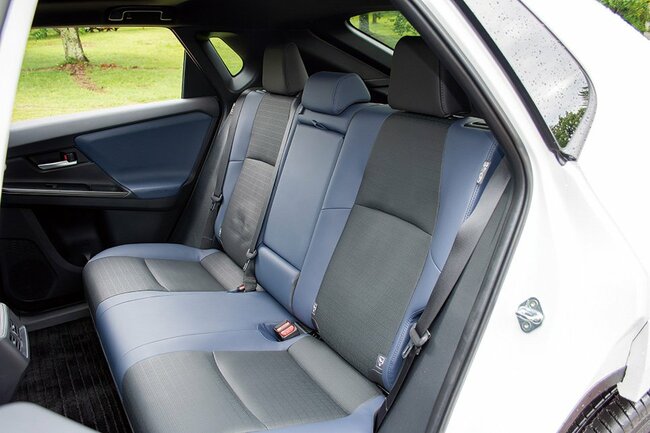 SUBARUソルテラET-HS（AWD）リアシート