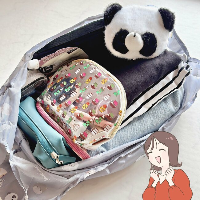 可愛すぎて毎日持ち歩きたい！3COINSの“ぬいぐるみになるエコバッグ”1泊分の荷物が入って実用的！「とても可愛いです」「旅行のお土産入れに使えます」《購入レビュー》