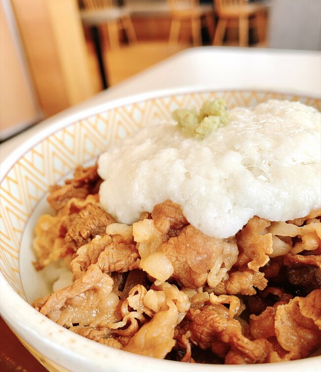 もう普通の牛丼に戻れないかも…すき家の“隠れた名作メニュー”毎回食べたいくらいお気に入り!「めっちゃ好き」「美味しすぎて涙出そう」《実食レビュー》