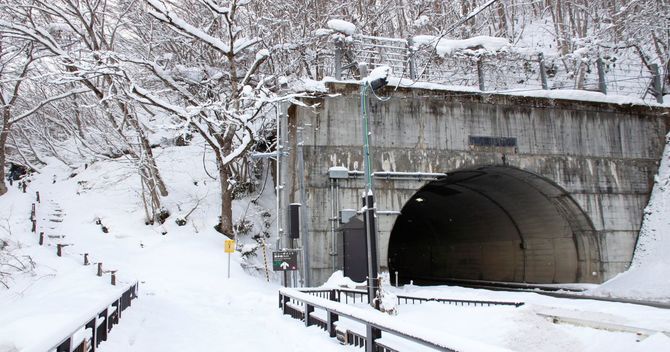 ウィズ コロナ のあり方とは いま 川端康成 雪国 を読むべき理由 ビジネスを強くする教養 ダイヤモンド オンライン