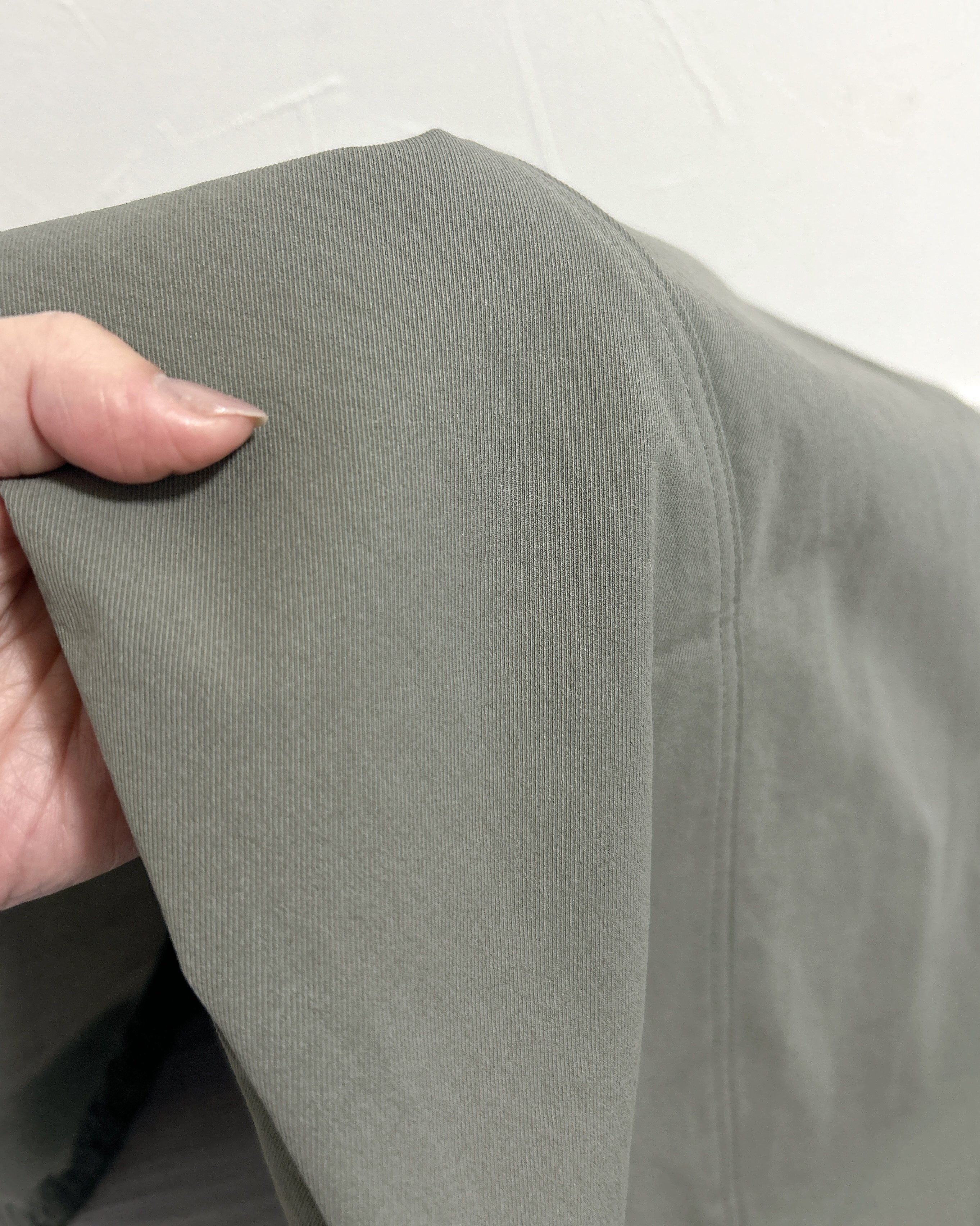 「シルエットが最高！」GUの“着回しワイドパンツ”快適すぎて、全色買いを確信…！「体型が隠れてちょうどいい」「予想以上にキレイ」