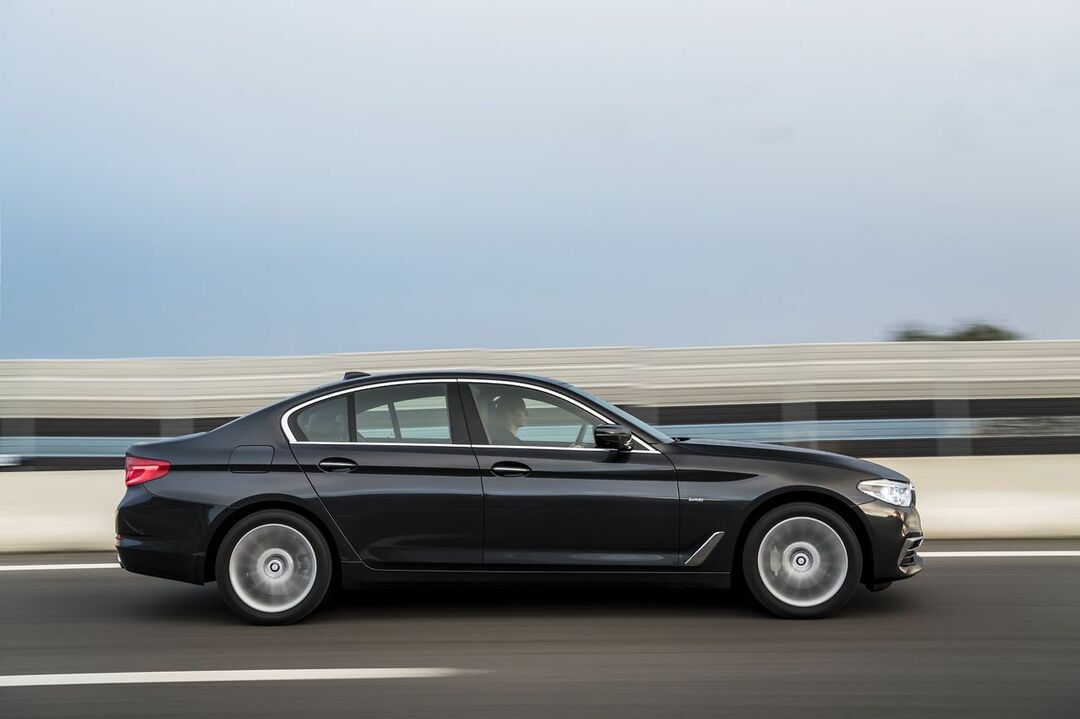 ビジネスマンがいま乗るべきセダンとは<br />BMW新型5シリーズがその答えかもしれない