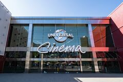 米映画館チェーン、よりブロックバスター頼みに