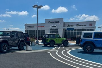 スマホで買う米「体験型」新車ディーラー、値引きの余地はなし
