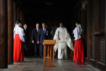 靖国神社、戦没者慰霊の地か負の遺産か