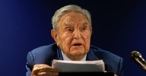 投資家ソロス氏、トランプ政権との戦いに備える