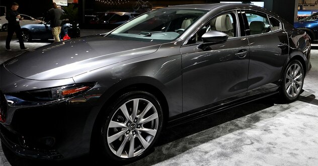 新車のハイテク機能に抵抗、極端な対策を取る人々
