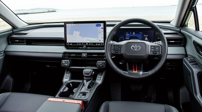 トヨタ・RAV4 Adventureインパネ