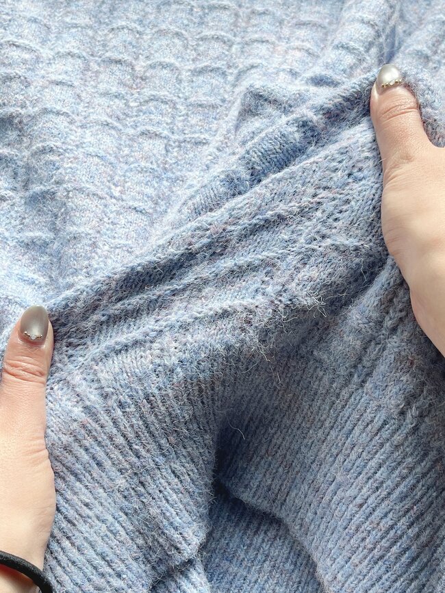 50％オフはお得すぎる…！グローバルワークの“ふわふわニット”上半身をまるっとカバーしてくれて嬉しい！「もっちり暖かい！」「この冬一番のお買い物かも」