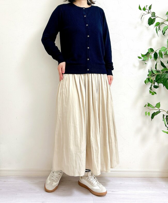 「即購入しました」「とっても可愛い」ハニーズの“花粉が落ちやすいカーディガン”お花のボタンが高級感たっぷりなんです!