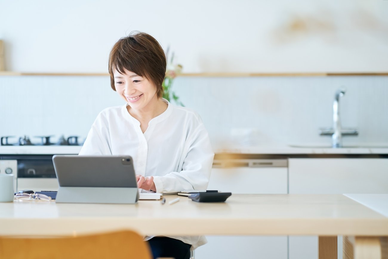 日本人が新年に考えるべき「副業のすすめ」と松下幸之助の人生戦略に学ぶ「時間の価値」