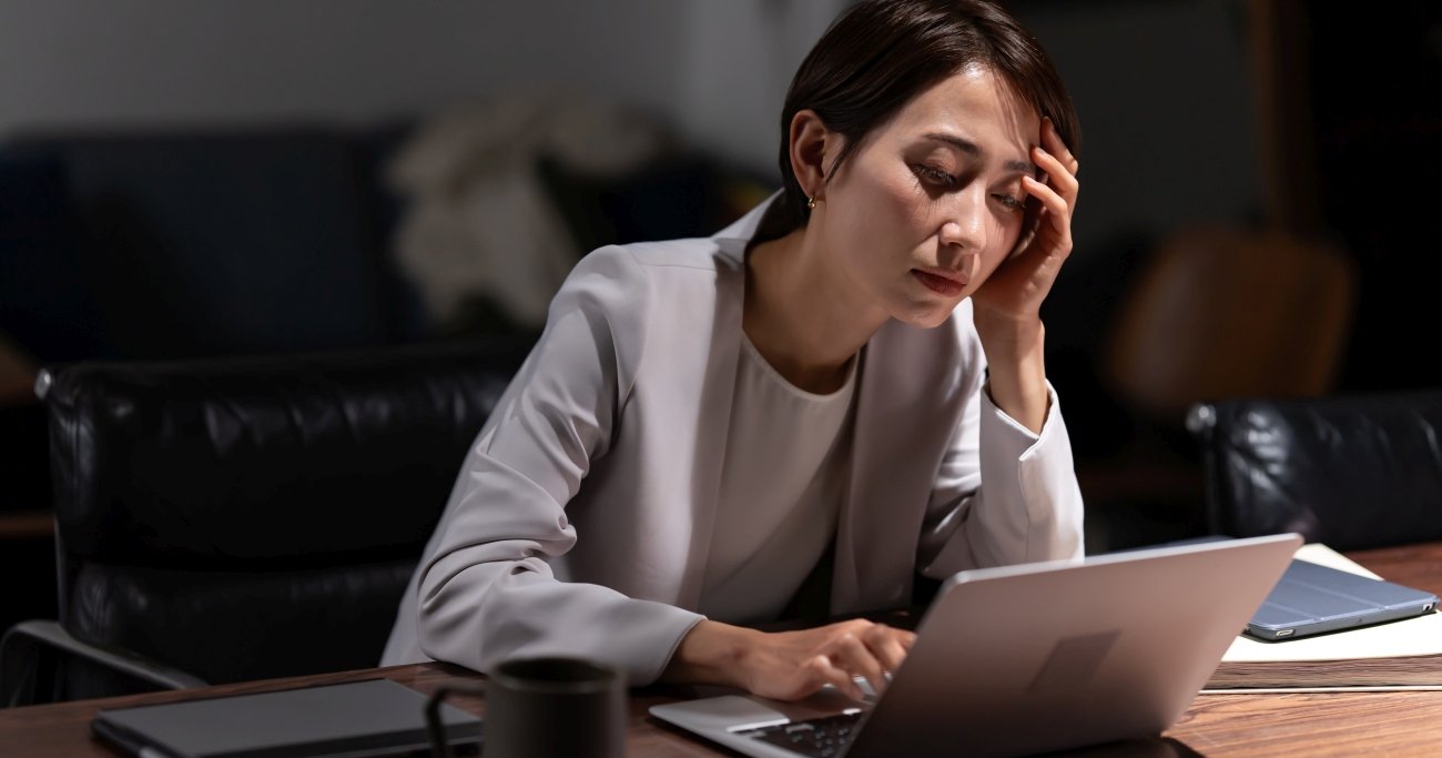 【ショートストーリー】「残業沼」にハマった彼女