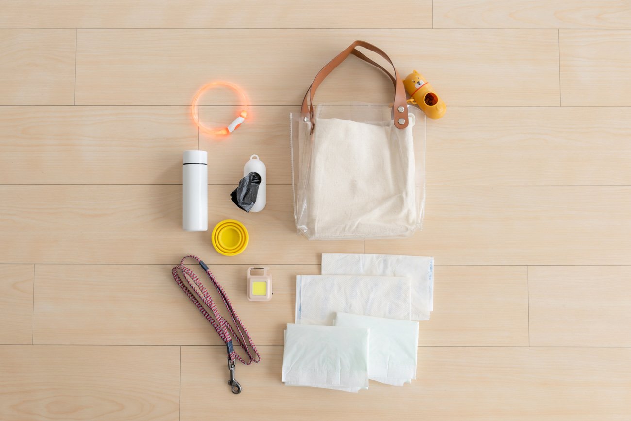 避難所でペットと離れ離れにならないために、防災リュックに入れておくべきもの