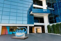 インテル、半導体設計と製造を一段と分離へ
