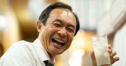 「仕事の邪魔」だった酒は、いつから娯楽ではなく仕事になったのか？【社会学者が解説】