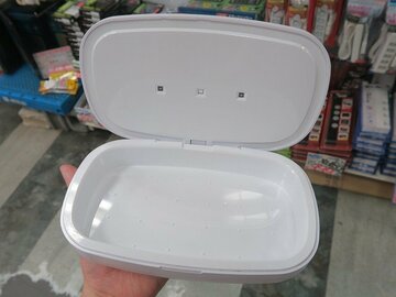 UVライトでスマホを除菌するという1500円のケース