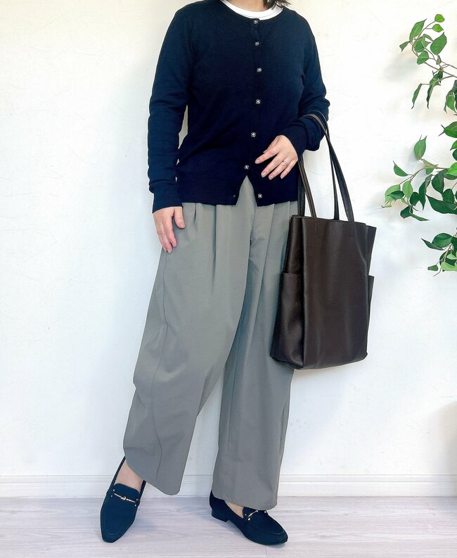 「シルエットが最高！」GUの“着回しワイドパンツ”快適すぎて、全色買いを確信…！「体型が隠れてちょうどいい」「予想以上にキレイ」