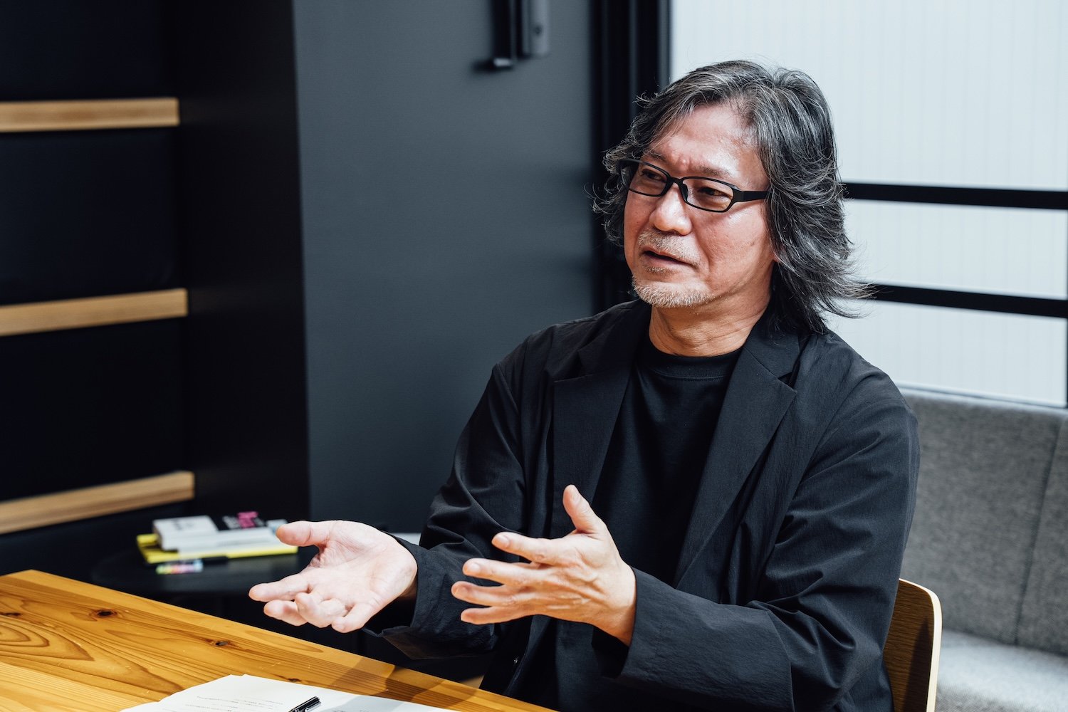 形を超えて事業を描く、ユニクロも実践する「拡張されたデザイン」で企業を持続的な成長に導く方法――武蔵野美術大学造形構想学部クリエイティブイノベーション学科教授・岩嵜博論氏インタビュー
