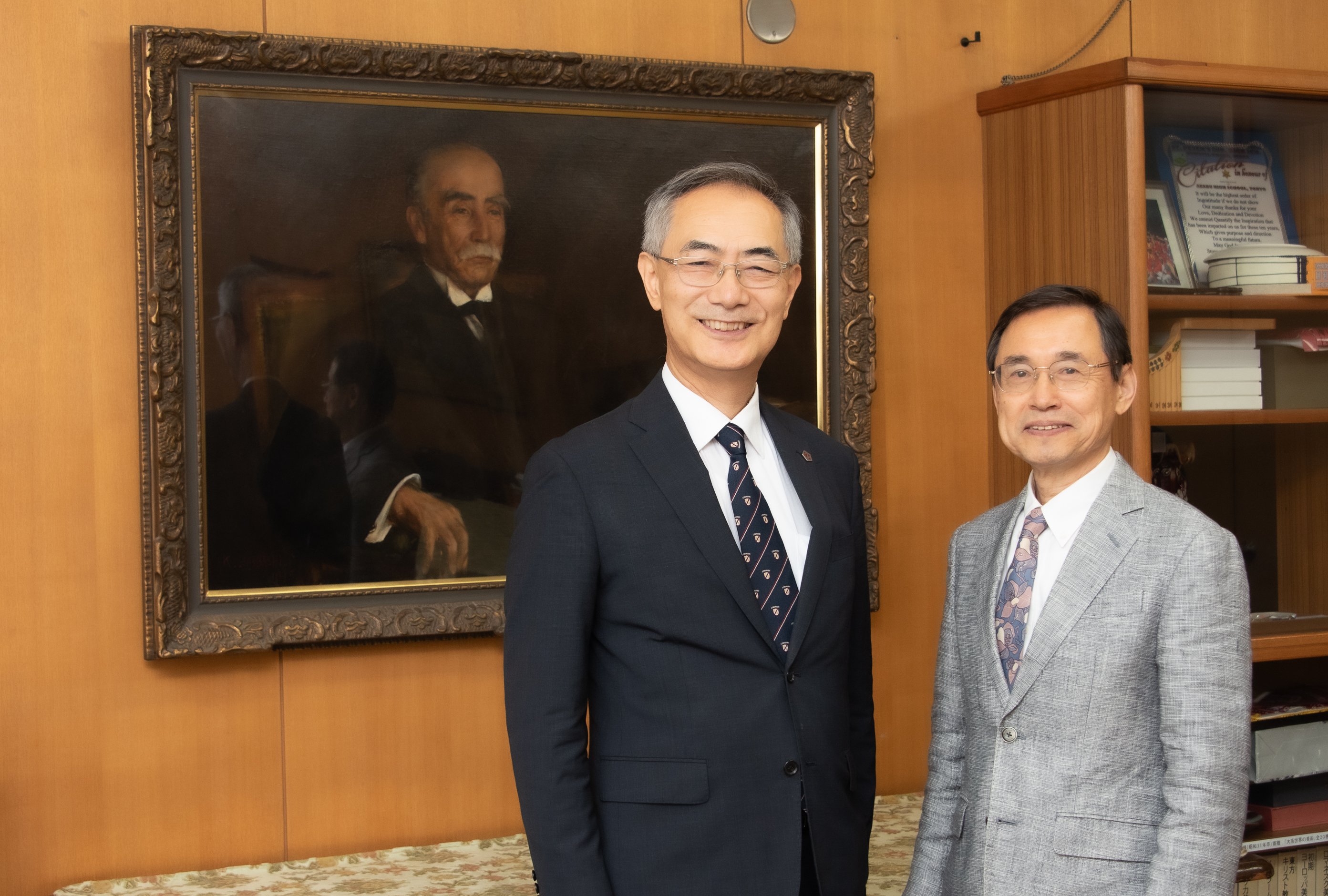 理事長室に掲げられている江原素六の肖像画