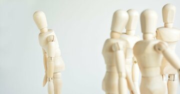 将来、「周囲から距離を置かれる人」の特徴・ワースト1