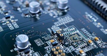 ニデック、村田製作所、京セラ、TDK…電子部品が好調の中、大幅減益に陥った「独り負け企業」の内情